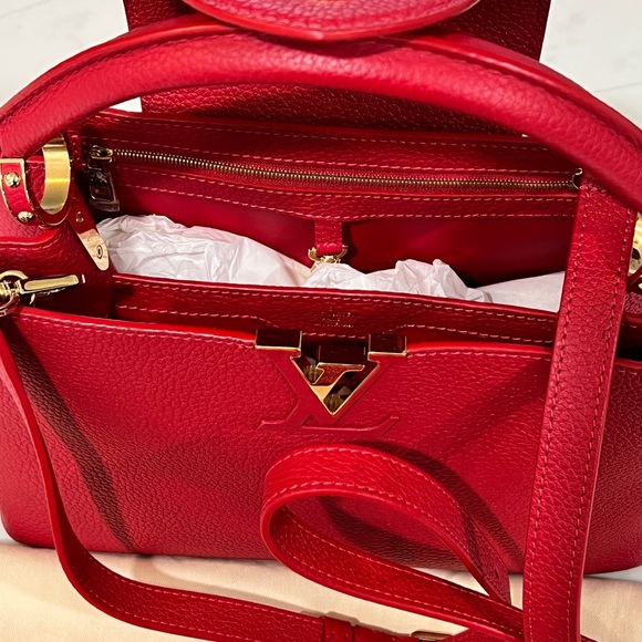 LOUIS VUITTON CAPUCINES MM Handbag - Picture 3 of 5